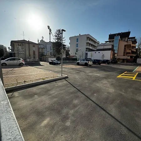 Con Posto Auto Privato A Marina Centro Mare ريميني